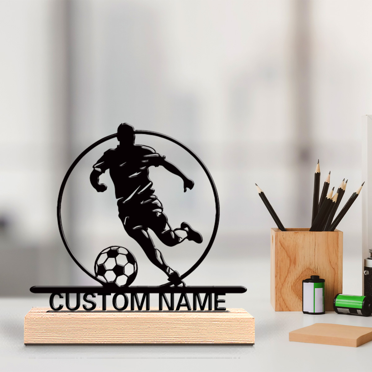 Office Furniture Direct - Personalisierte Fußballspieler-Metallstatue mit Namen, Holzsockel Tischdekoration,